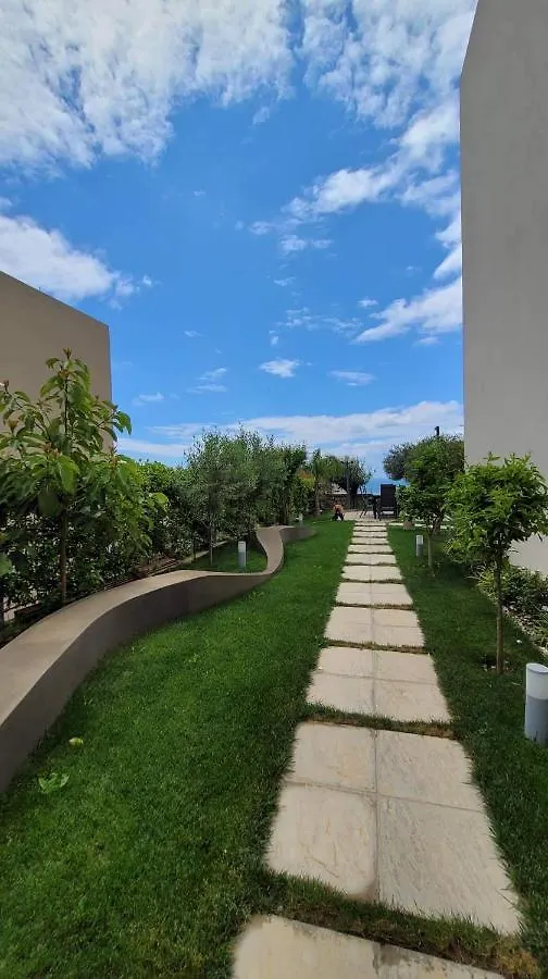 Villa Jon Palasa Green Coast