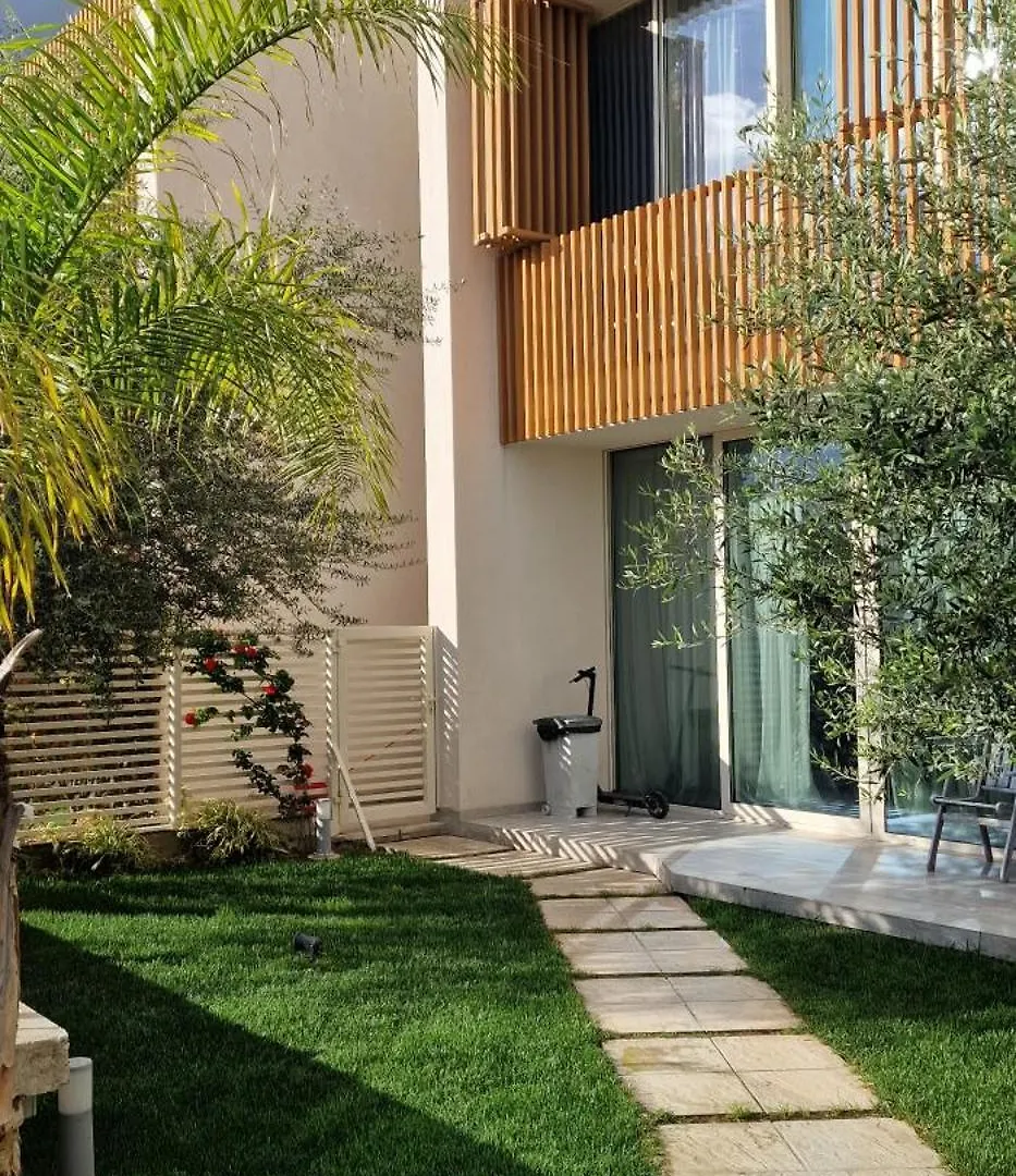 Villa Jon Palasa Green Coast